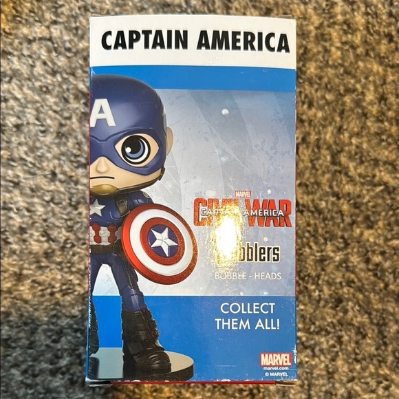 Captain America Wobblers Bobblehead - Picture 3 of 5